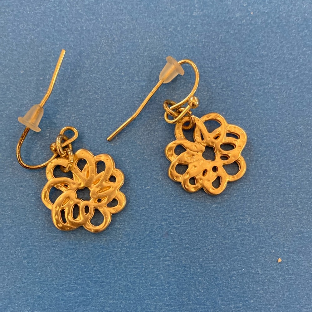 Elegant Gold Floral Earrings